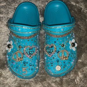 Women’s Crocs Sz 8